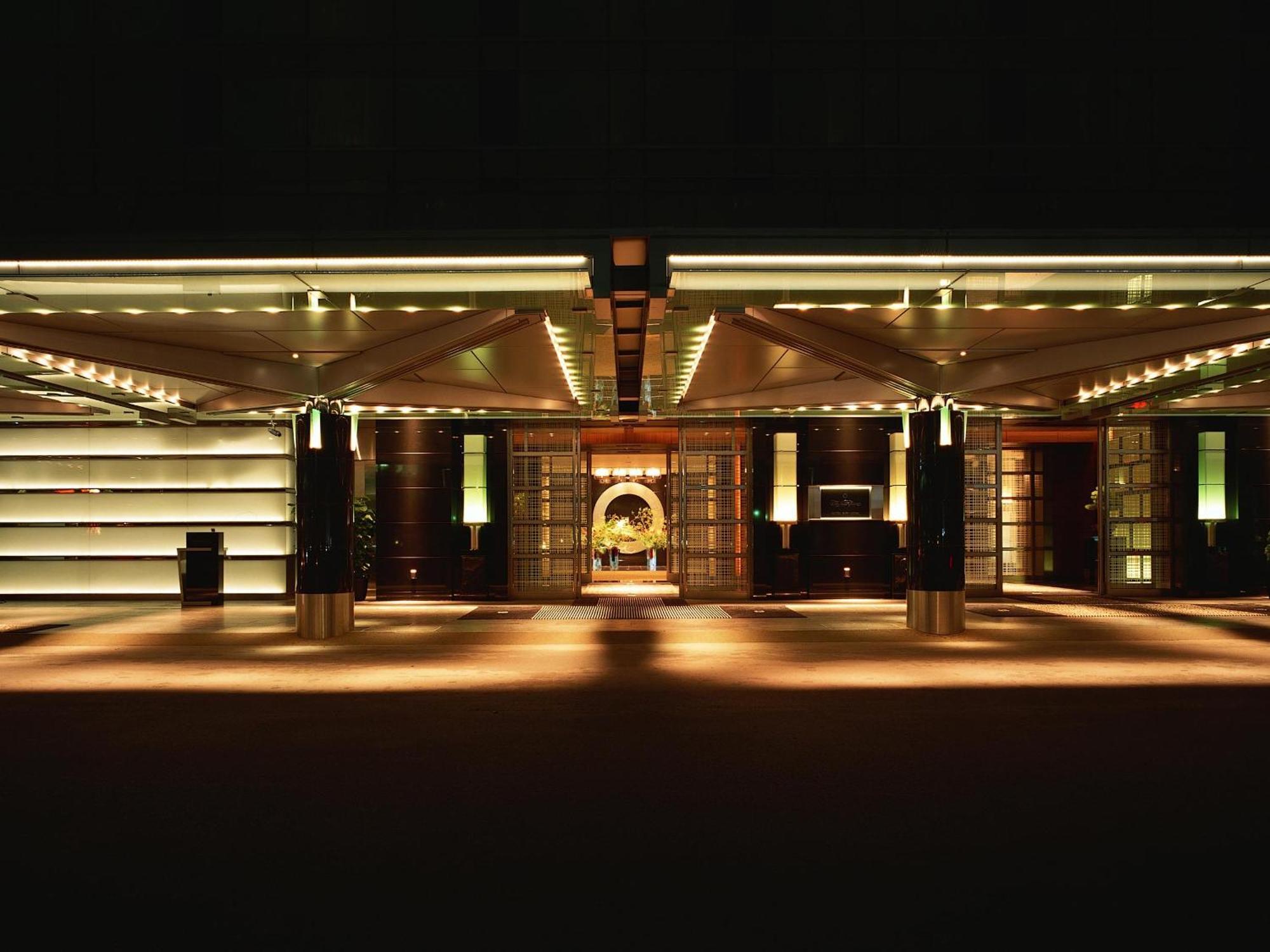 Hotel New Otani Tokyo The Main Exteriör bild The entrance of the hotel