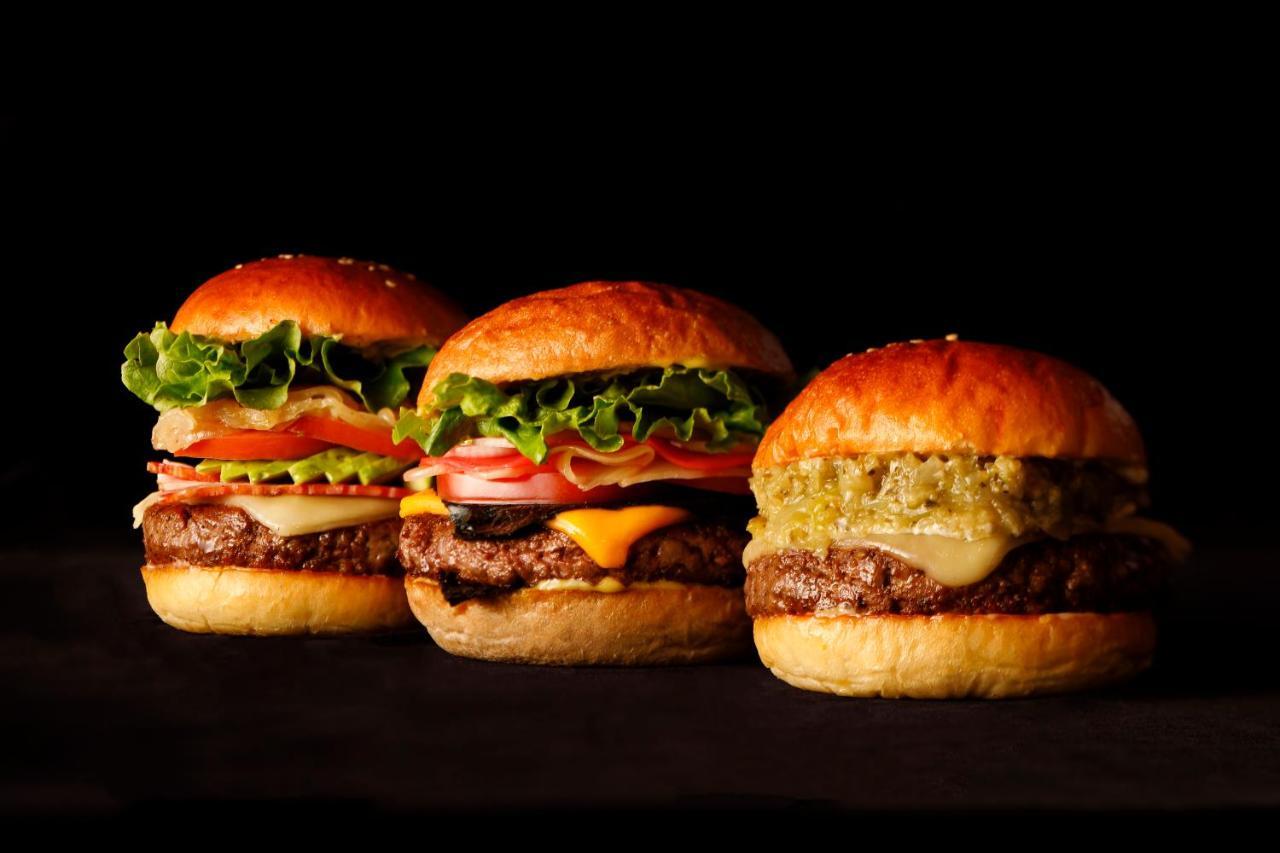 Hotel New Otani Tokyo The Main Exteriör bild A selection of burgers from the Burger Kitchen